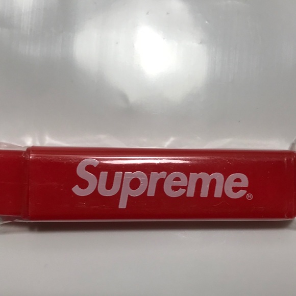 Supreme Other - Ds authentic Supreme travel toothbrush